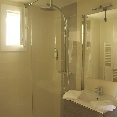 Hotell Le Concorde 3*